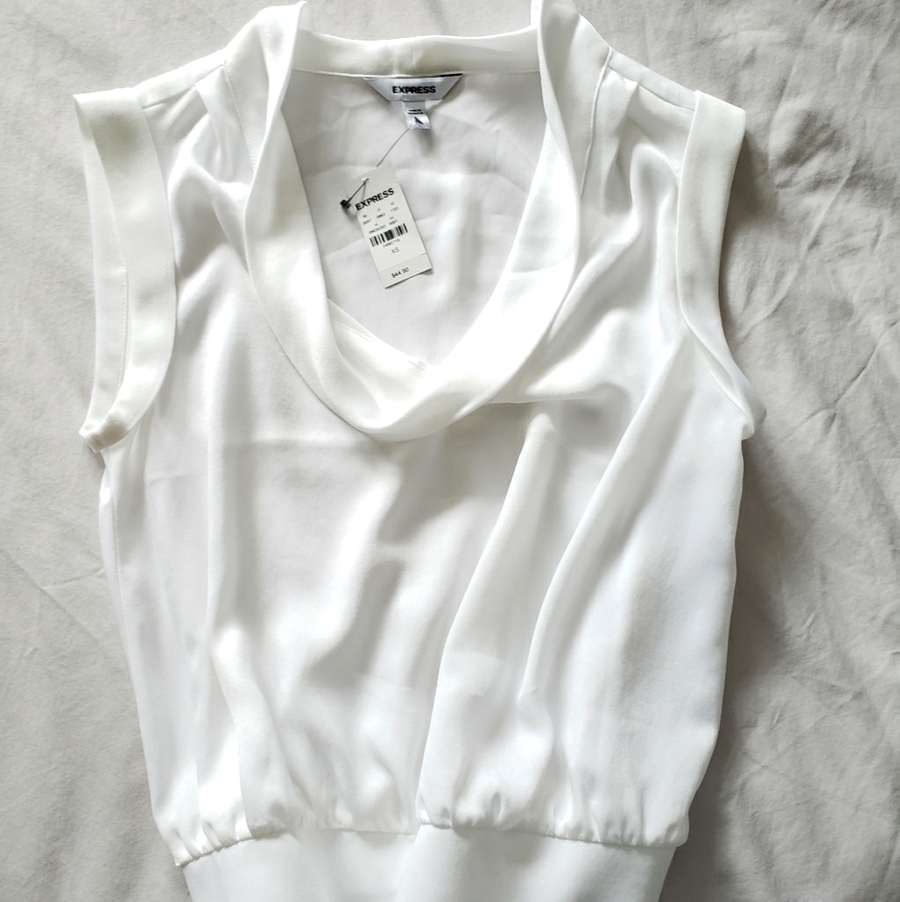 NWT Express sleeveless blouse